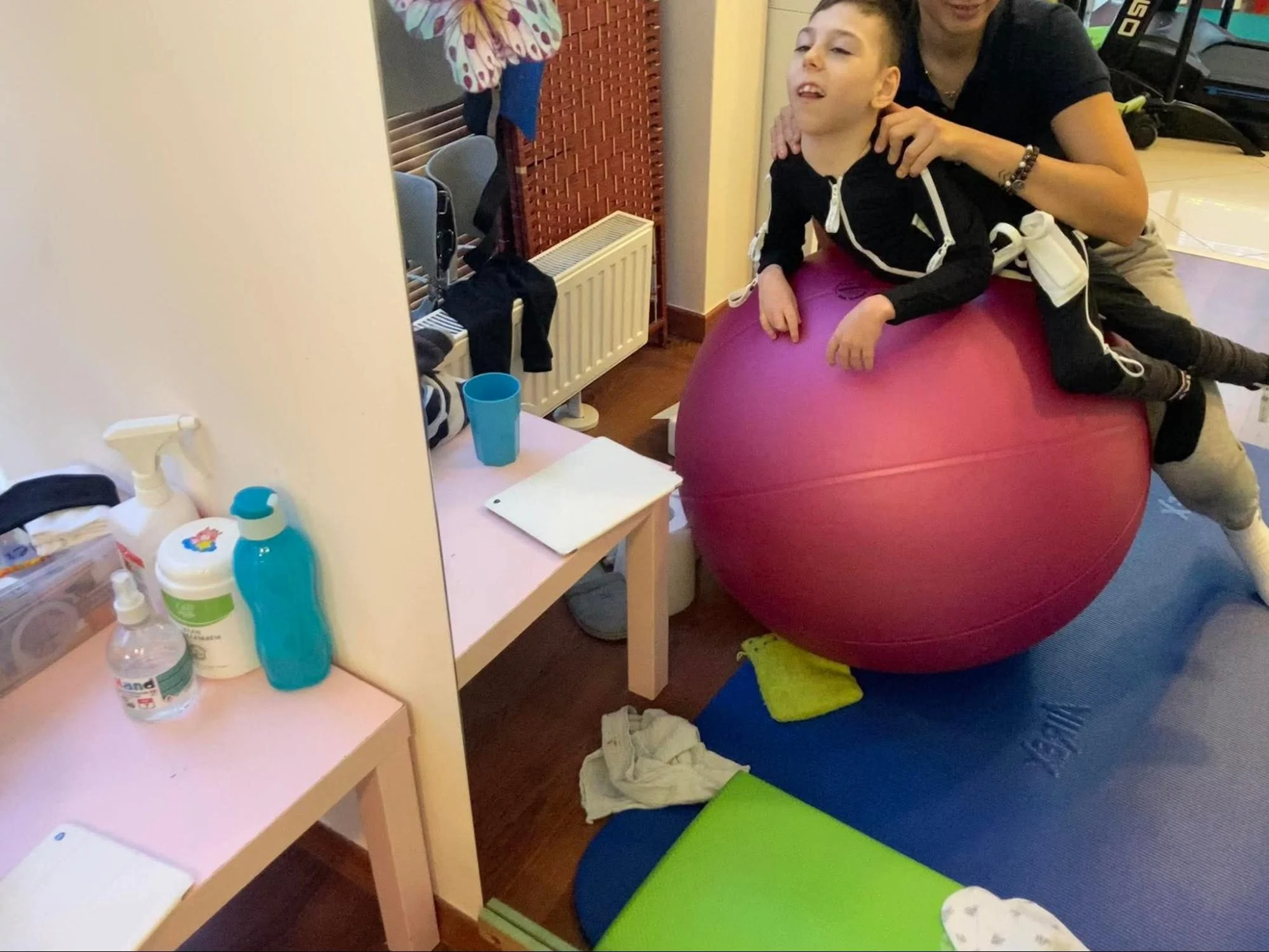 Sher Európai Rehabilitációs Központ- on keresztül